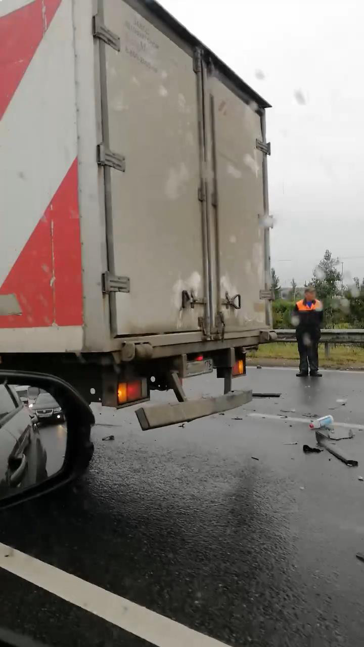 Скриншот с видео группы «ДТП и ЧП | Санкт-Петербург»/vk.com